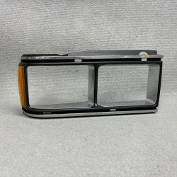 Bisel faros derecho AUDI 80...