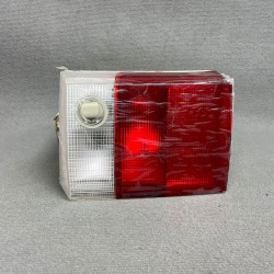 Piloto trasero derecho...