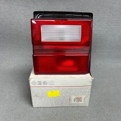 Piloto trasero izquierdo...