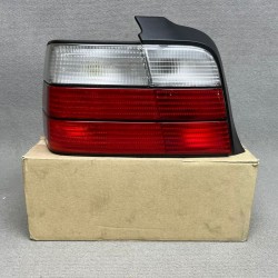 Piloto trasero izquierdo...