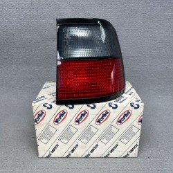 Piloto trasero derecho...