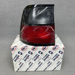 Piloto trasero izquierdo...