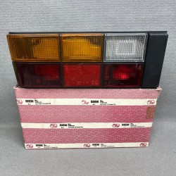 Piloto trasero izquierdo...