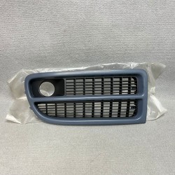 Rejilla delantera derecha...