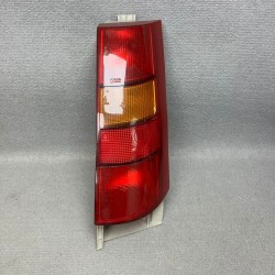 Piloto trasero derecho...