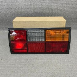 Piloto trasero derecho...